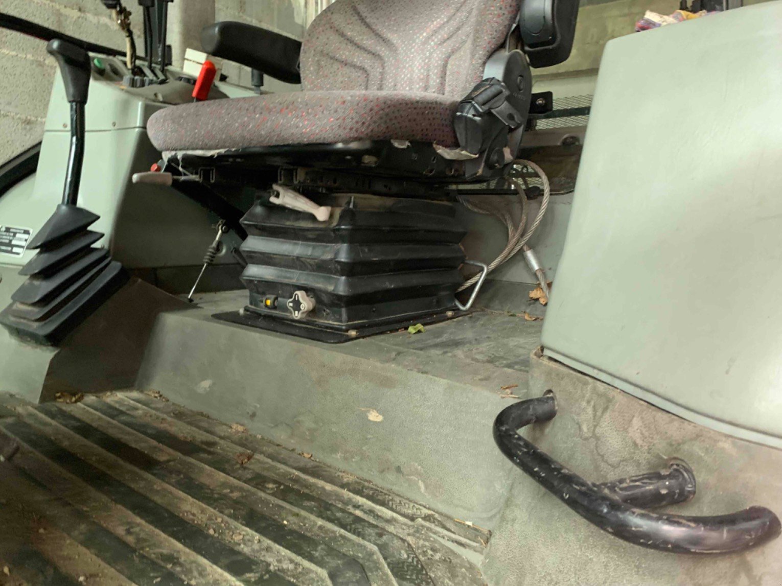 Traktor a típus Massey Ferguson MF 6180 A, Gebrauchtmaschine ekkor: ORLEIX (Kép 4)