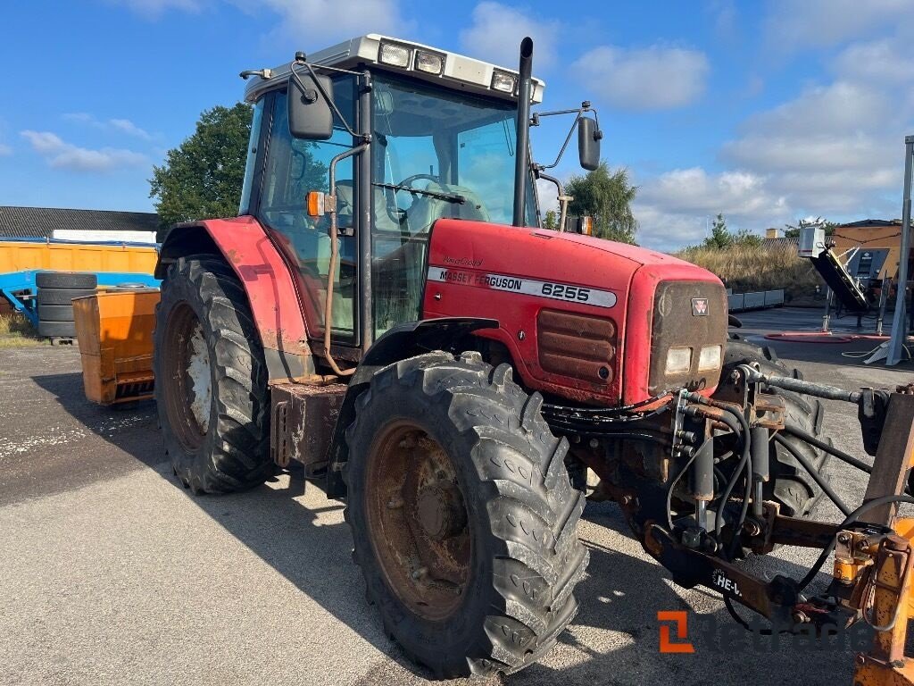 Traktor typu Massey Ferguson MF 6255 4WD med maskinsæt, Gebrauchtmaschine v Rødovre (Obrázek 5)