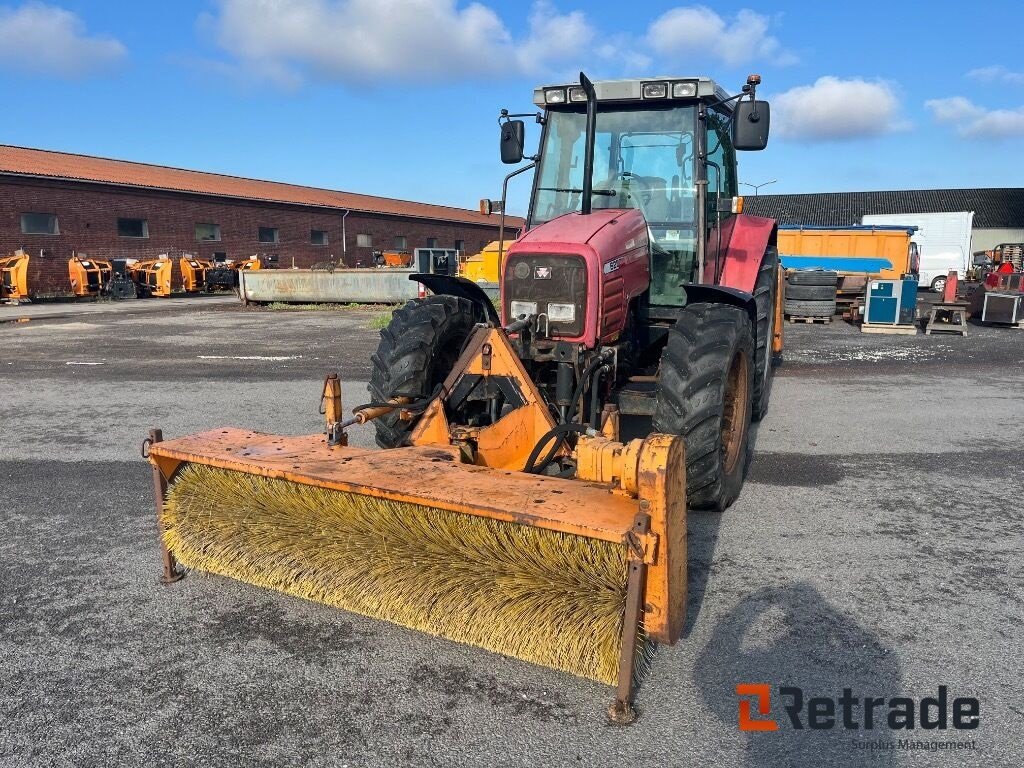 Traktor typu Massey Ferguson MF 6255 4WD med maskinsæt, Gebrauchtmaschine v Rødovre (Obrázek 4)