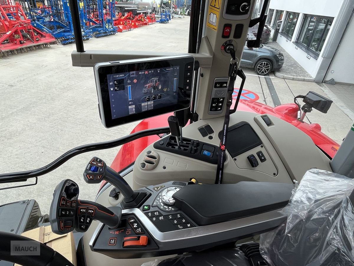 Traktor of the type Massey Ferguson MF 6S.135 Dyna-6 Efficient, Neumaschine in Burgkirchen (Picture 13)