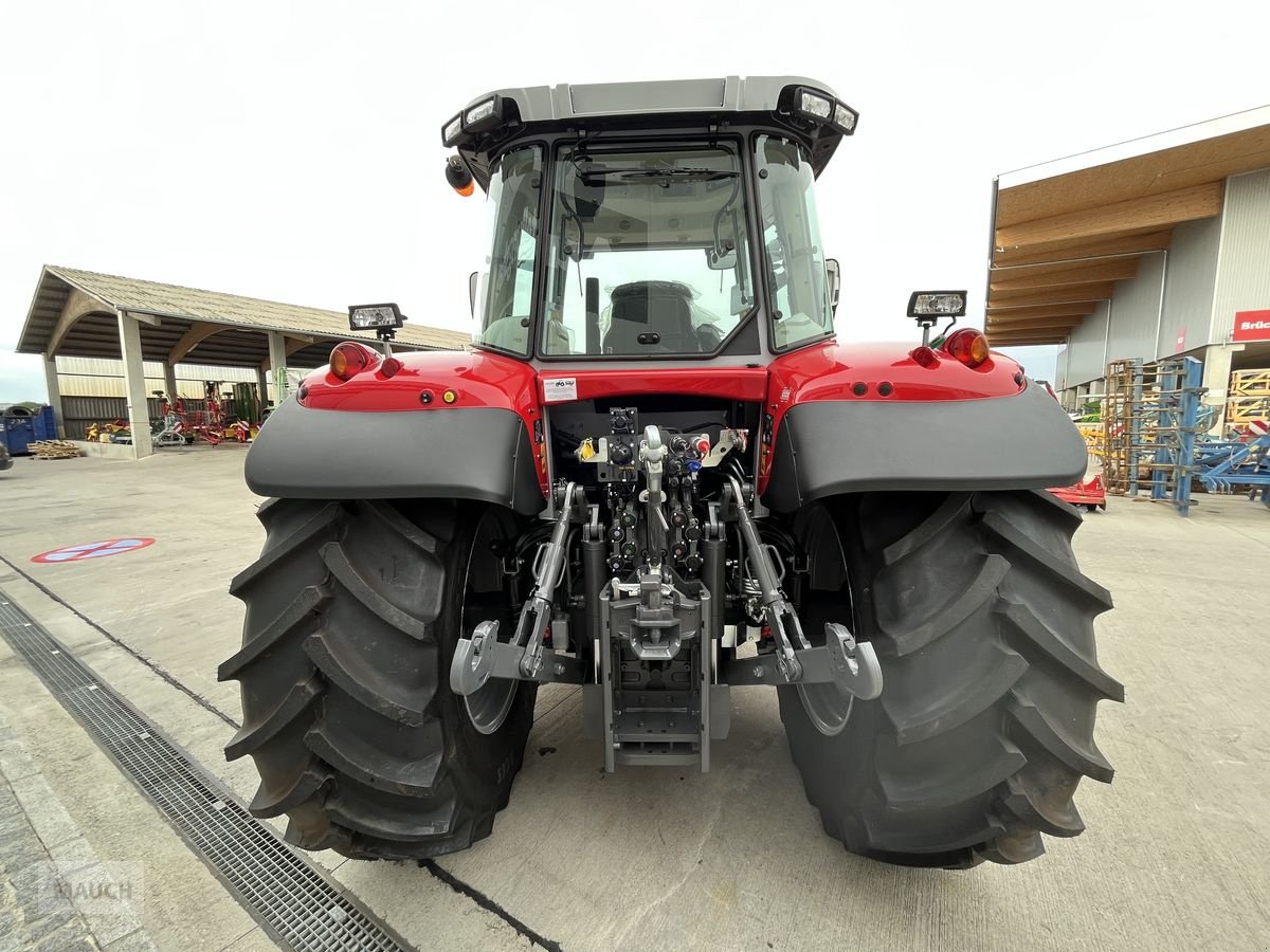 Traktor des Typs Massey Ferguson MF 6S.135 Dyna-6 Efficient, Neumaschine in Burgkirchen (Bild 9)