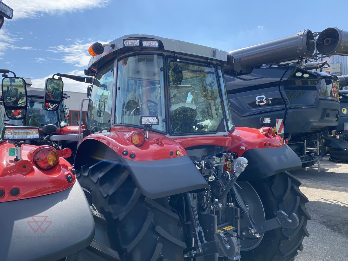 Traktor of the type Massey Ferguson MF 6S.135 Dyna-6 Essential, Neumaschine in Schwechat (Picture 7)