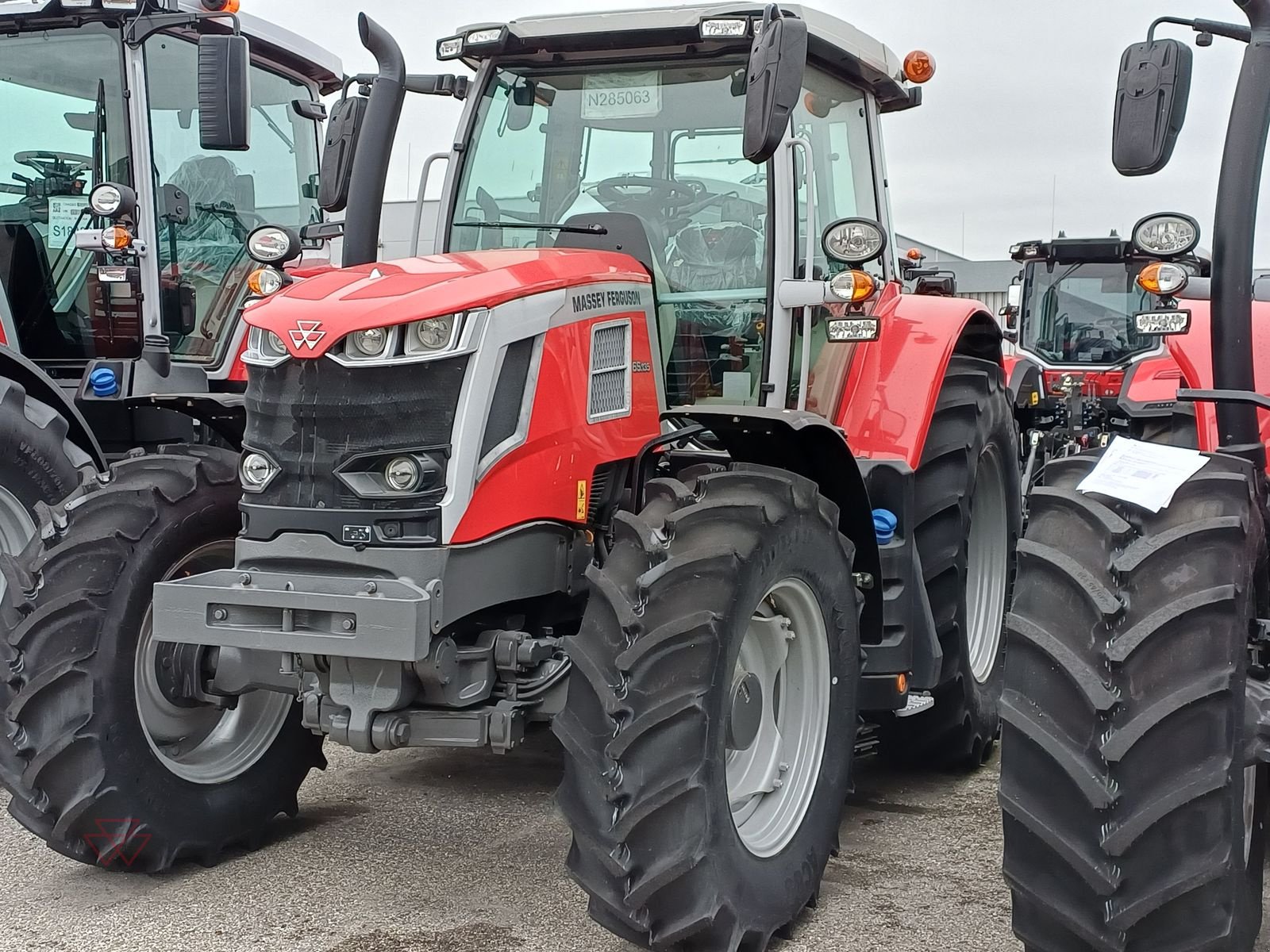 Traktor des Typs Massey Ferguson MF 6S.135, Neumaschine in Schwechat (Bild 7)