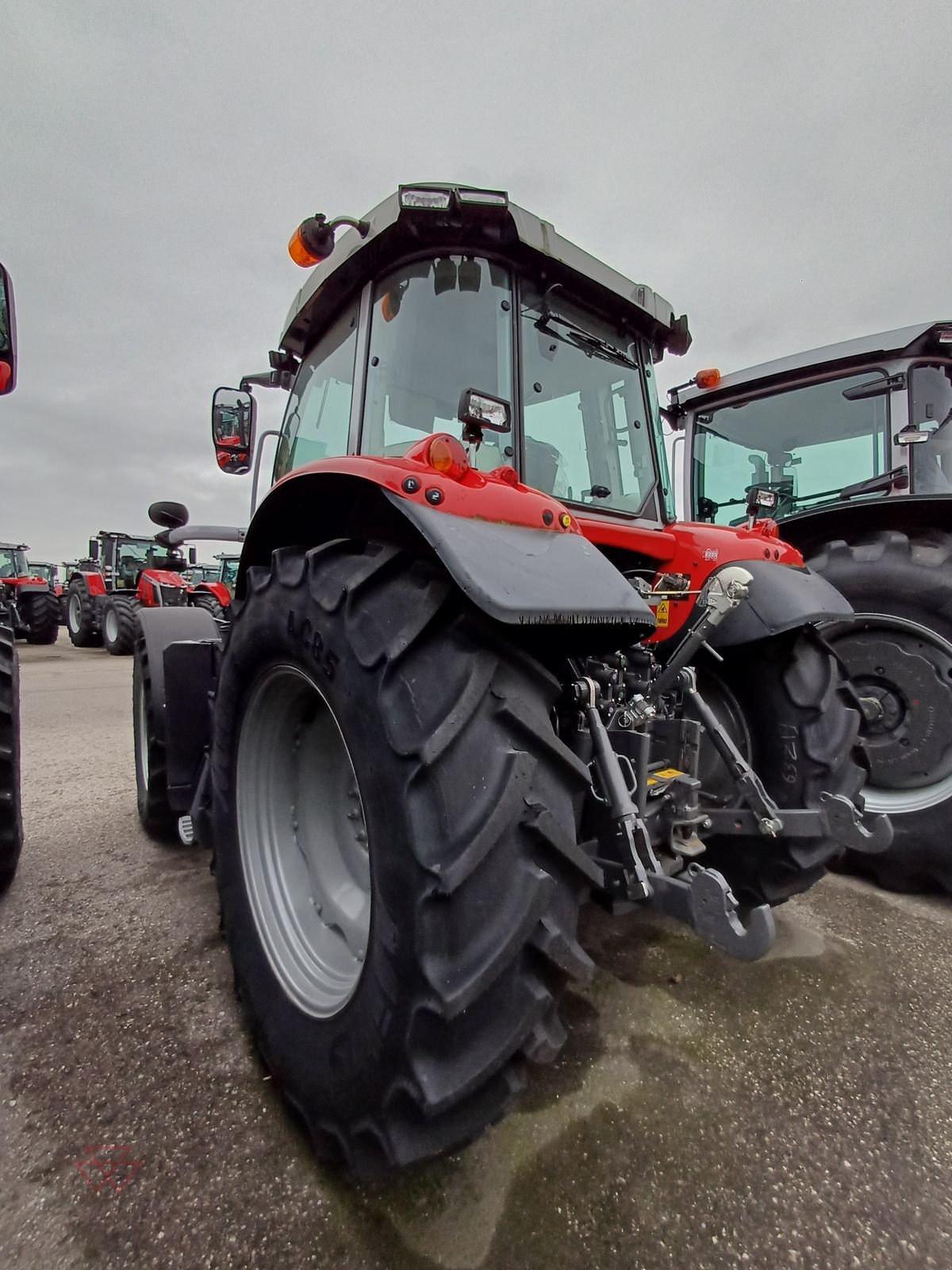 Traktor des Typs Massey Ferguson MF 6S.135, Neumaschine in Schwechat (Bild 8)