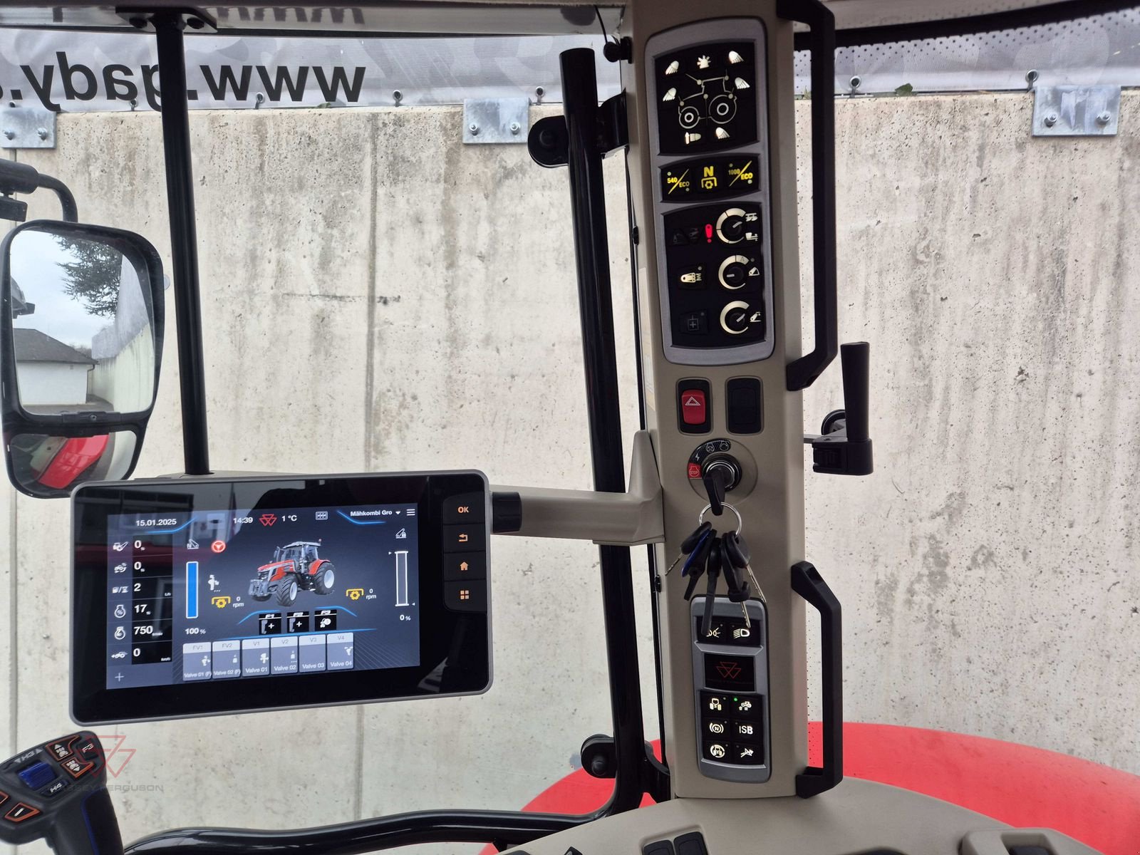 Traktor typu Massey Ferguson MF 6S.180, Vorführmaschine v Schwechat (Obrázek 9)