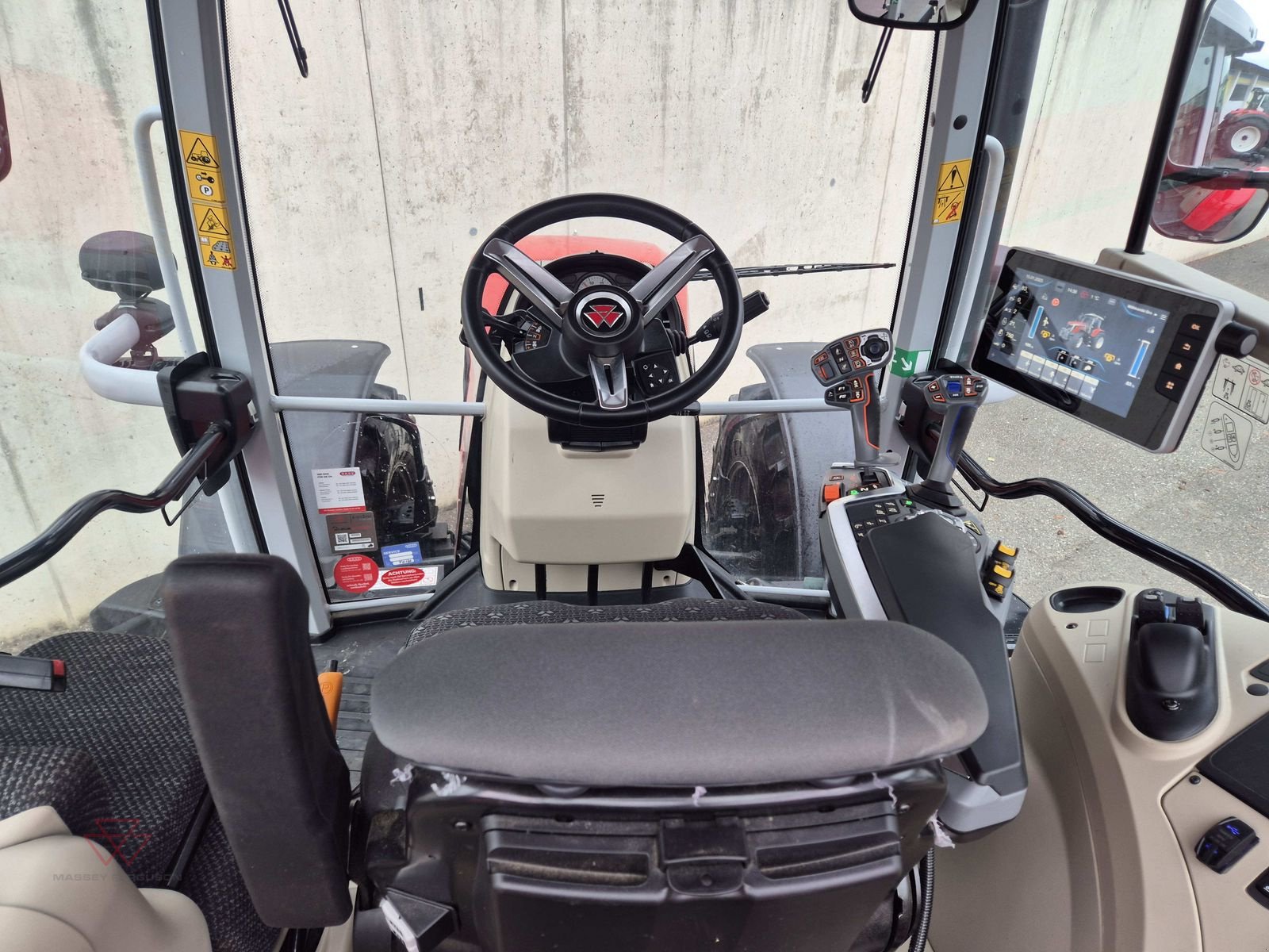 Traktor typu Massey Ferguson MF 6S.180, Vorführmaschine v Schwechat (Obrázek 5)