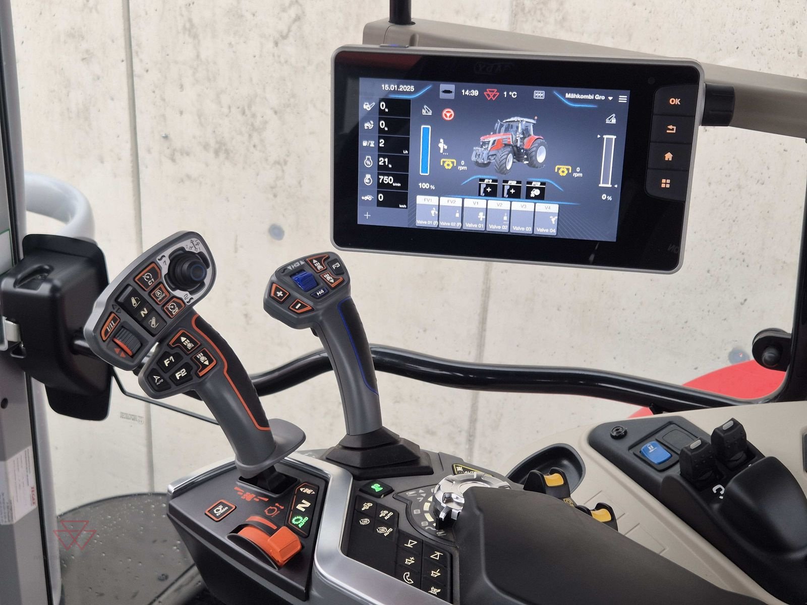 Traktor typu Massey Ferguson MF 6S.180, Vorführmaschine v Schwechat (Obrázek 8)