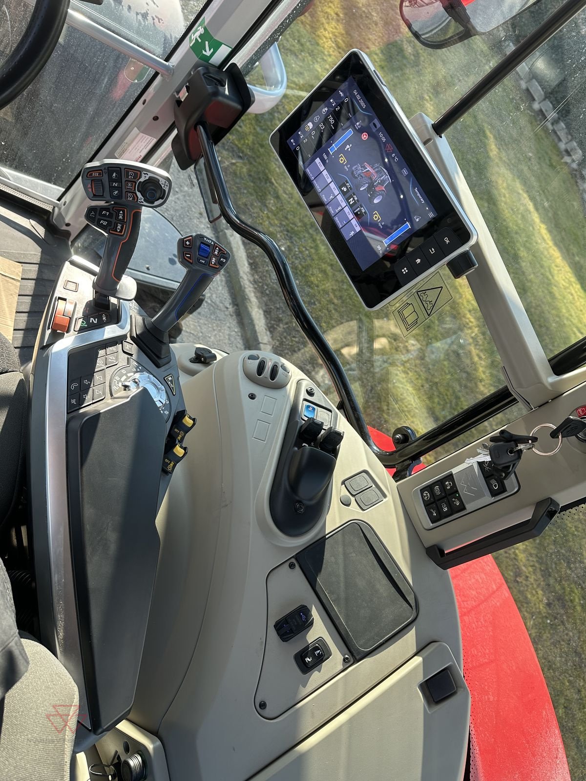 Traktor tipa Massey Ferguson MF 6S.180, Vorführmaschine u Schwechat (Slika 12)