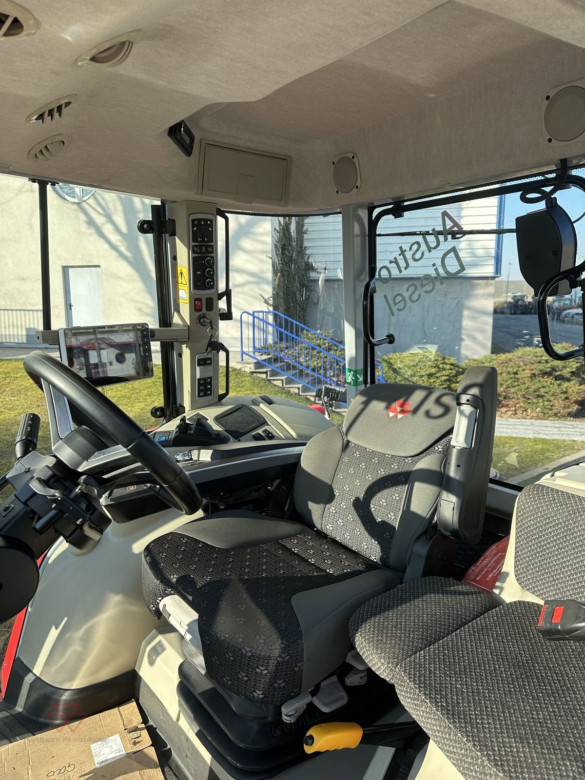 Traktor tipa Massey Ferguson MF 6S.180, Vorführmaschine u Schwechat (Slika 10)