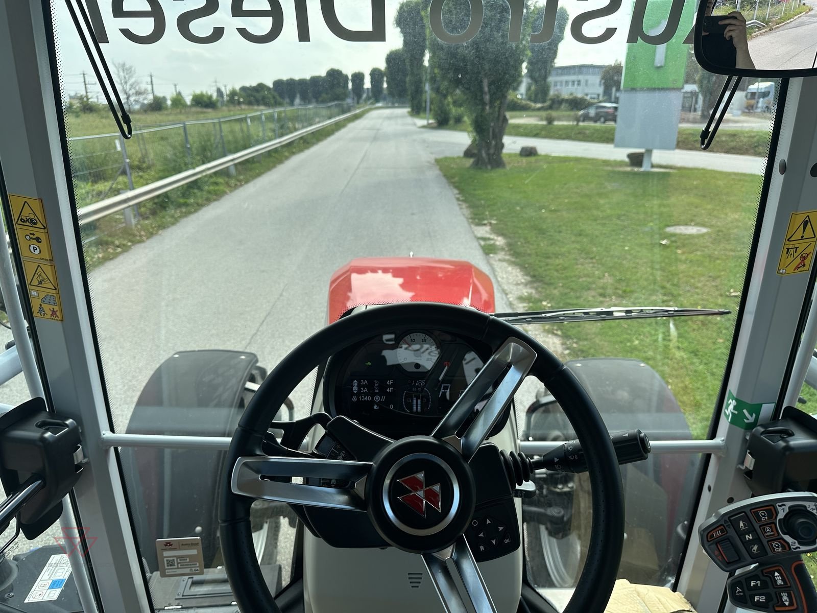 Traktor des Typs Massey Ferguson MF 7S.155, Neumaschine in Schwechat (Bild 13)