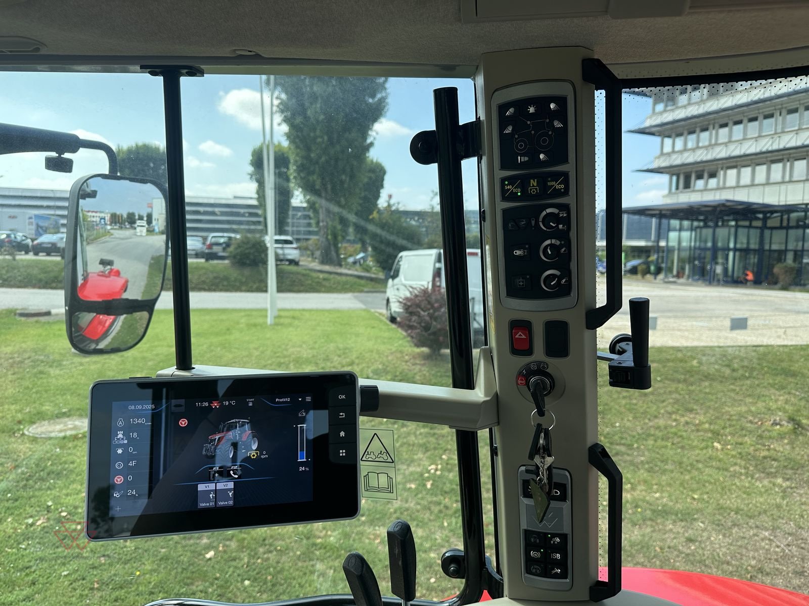 Traktor des Typs Massey Ferguson MF 7S.155, Neumaschine in Schwechat (Bild 15)