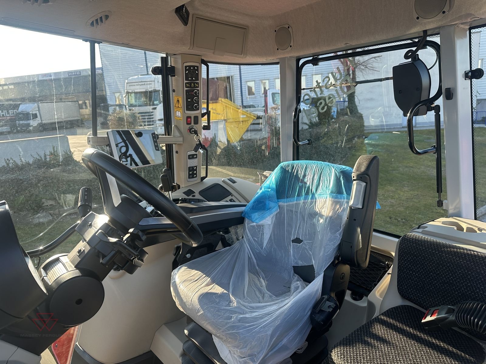 Traktor des Typs Massey Ferguson MF 7S.180, Vorführmaschine in Schwechat (Bild 11)