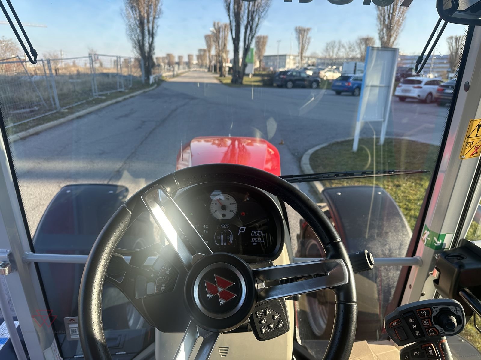 Traktor des Typs Massey Ferguson MF 7S.180, Vorführmaschine in Schwechat (Bild 12)