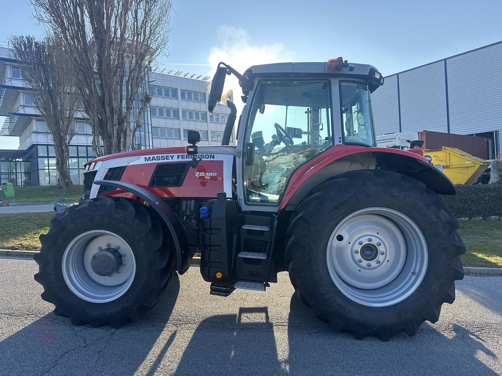 Traktor des Typs Massey Ferguson MF 7S.180, Vorführmaschine in Schwechat (Bild 3)
