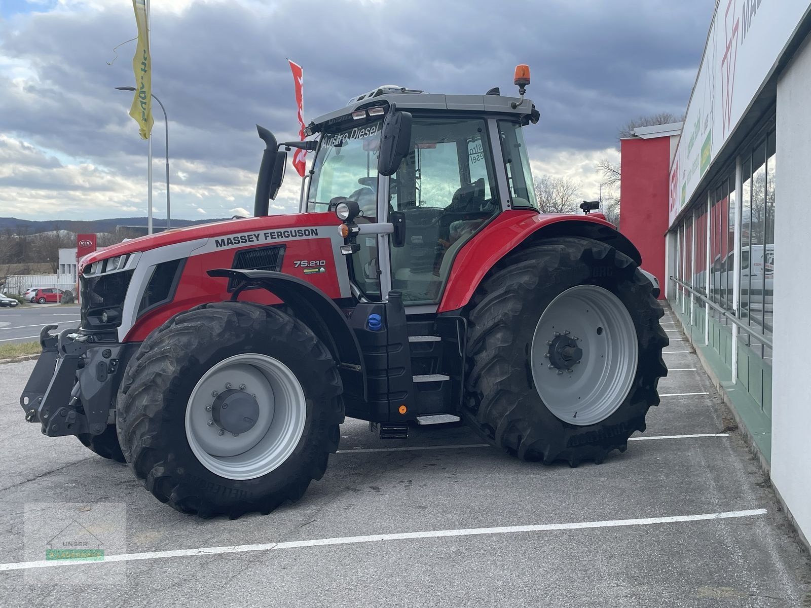Traktor типа Massey Ferguson MF 7S.210 Dyna-VT Exclusive, Gebrauchtmaschine в Mattersburg (Фотография 4)