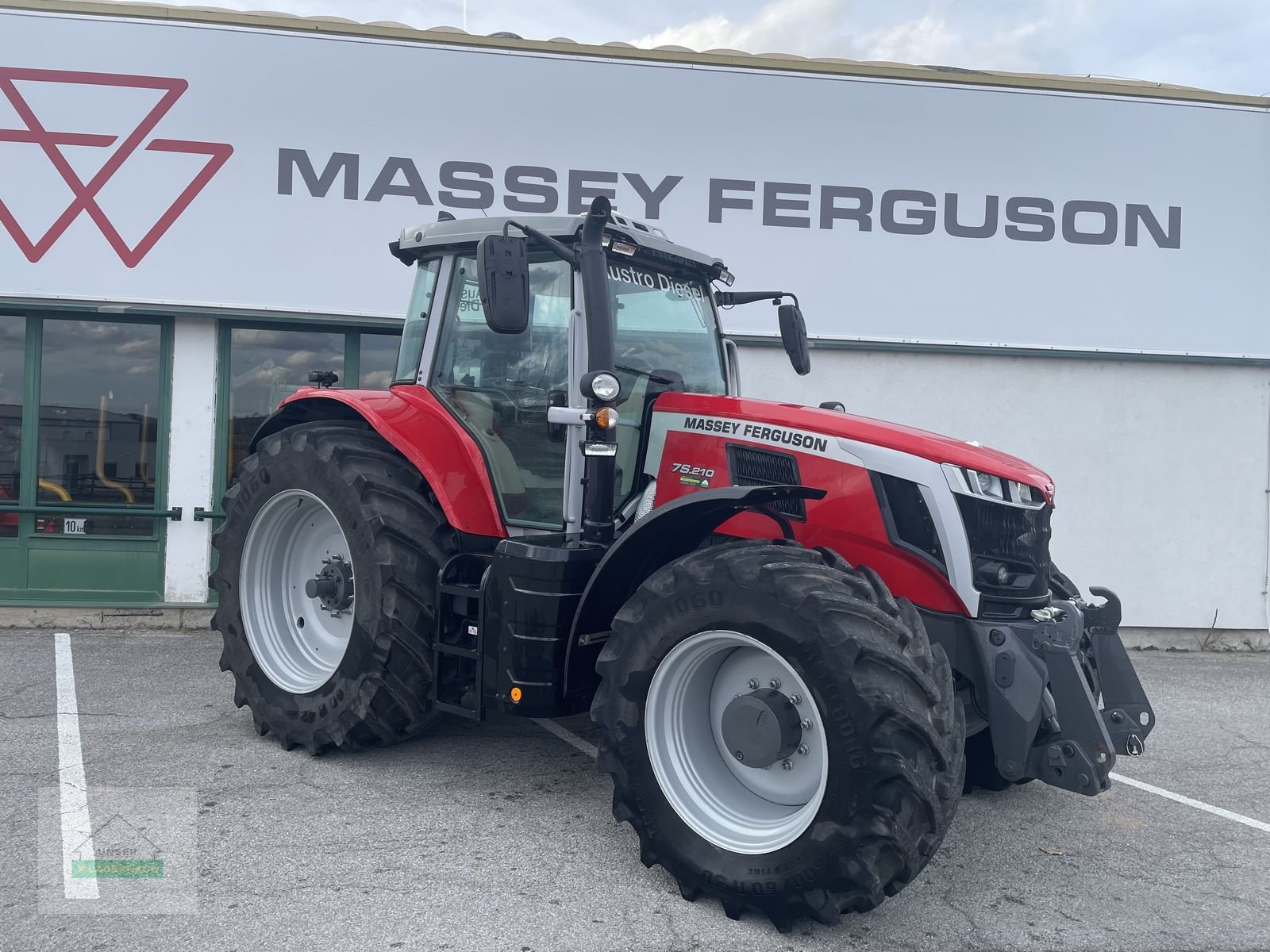 Traktor типа Massey Ferguson MF 7S.210 Dyna-VT Exclusive, Gebrauchtmaschine в Mattersburg (Фотография 1)