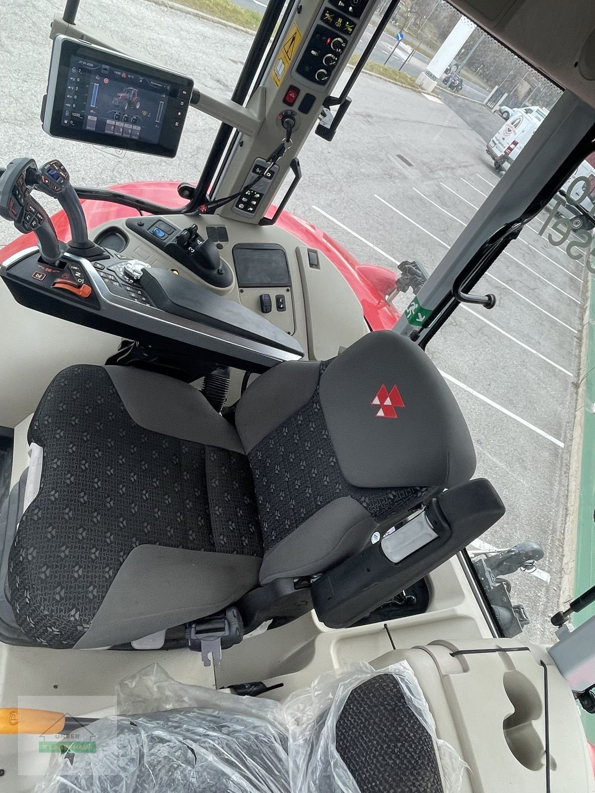 Traktor типа Massey Ferguson MF 7S.210 Dyna-VT Exclusive, Gebrauchtmaschine в Mattersburg (Фотография 10)