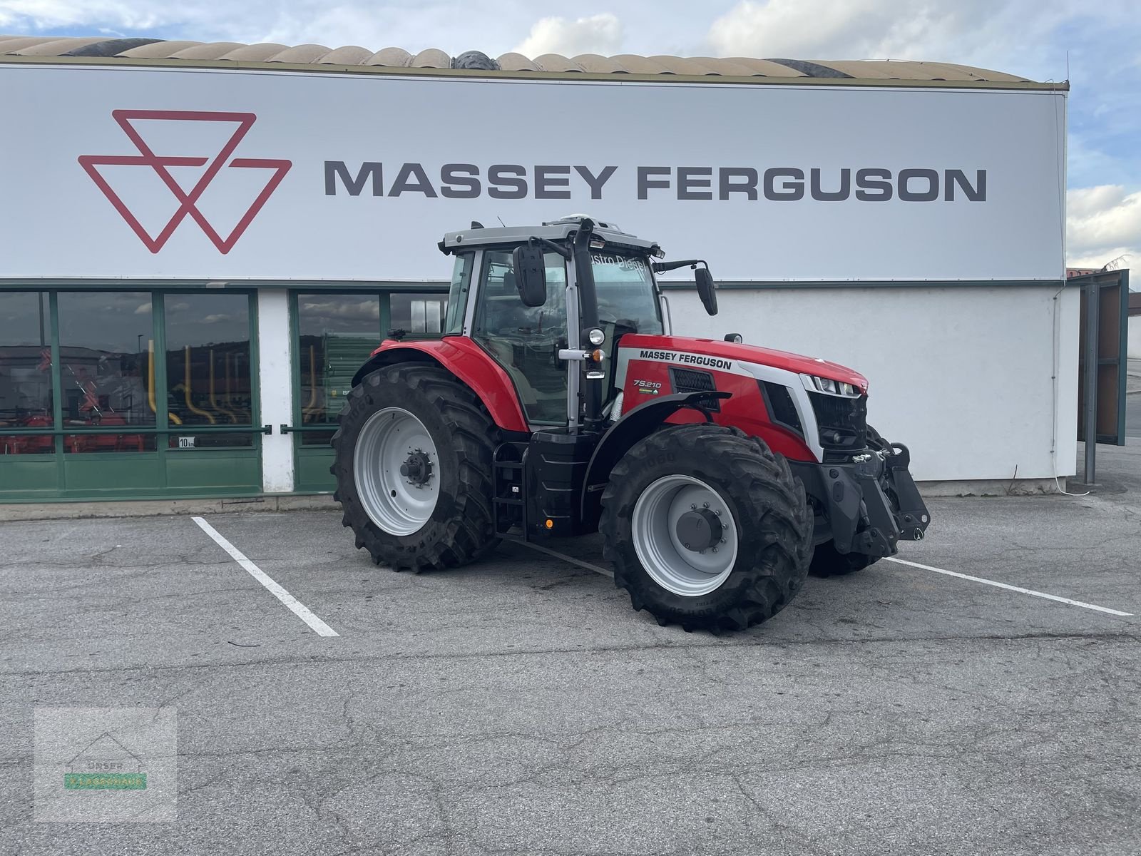 Traktor типа Massey Ferguson MF 7S.210 Dyna-VT Exclusive, Gebrauchtmaschine в Mattersburg (Фотография 3)
