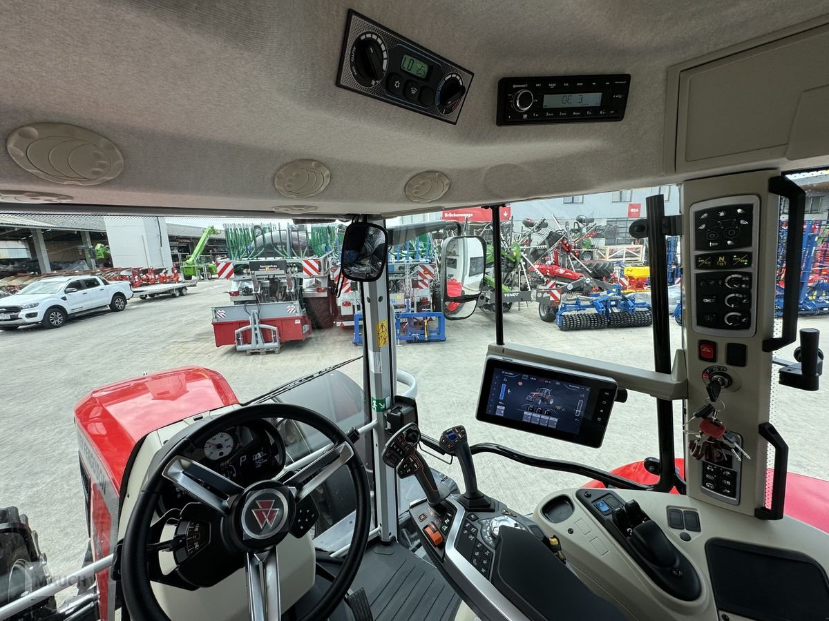 Traktor of the type Massey Ferguson MF 7S.210 Dyna-VT Exclusive, Neumaschine in Burgkirchen (Picture 14)