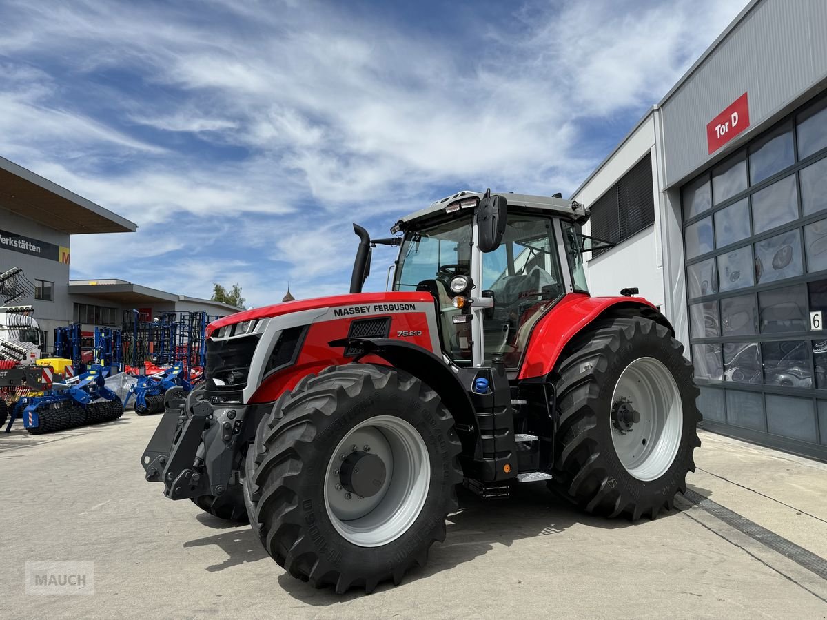 Traktor of the type Massey Ferguson MF 7S.210 Dyna-VT Exclusive, Neumaschine in Burgkirchen (Picture 1)