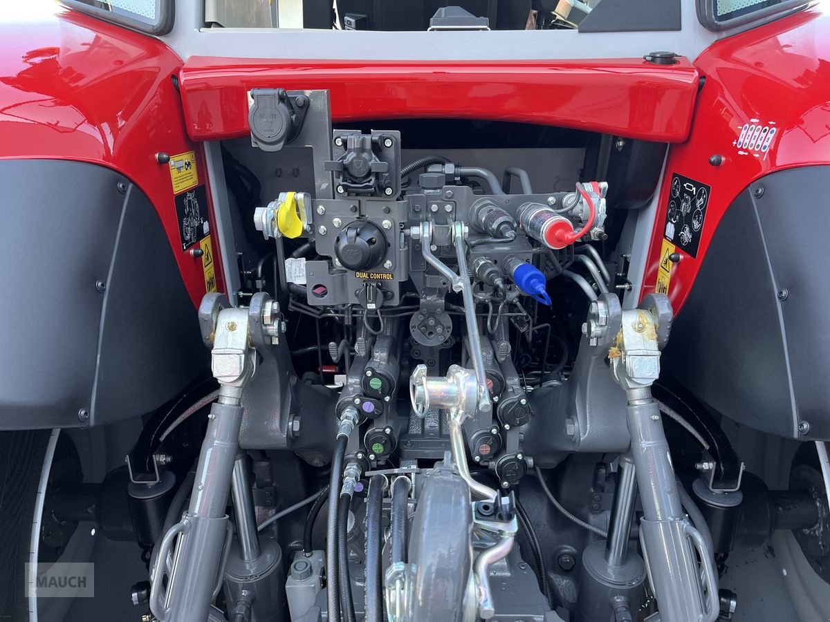 Traktor des Typs Massey Ferguson MF 7S.210 Dyna-VT Exclusive, Neumaschine in Burgkirchen (Bild 4)