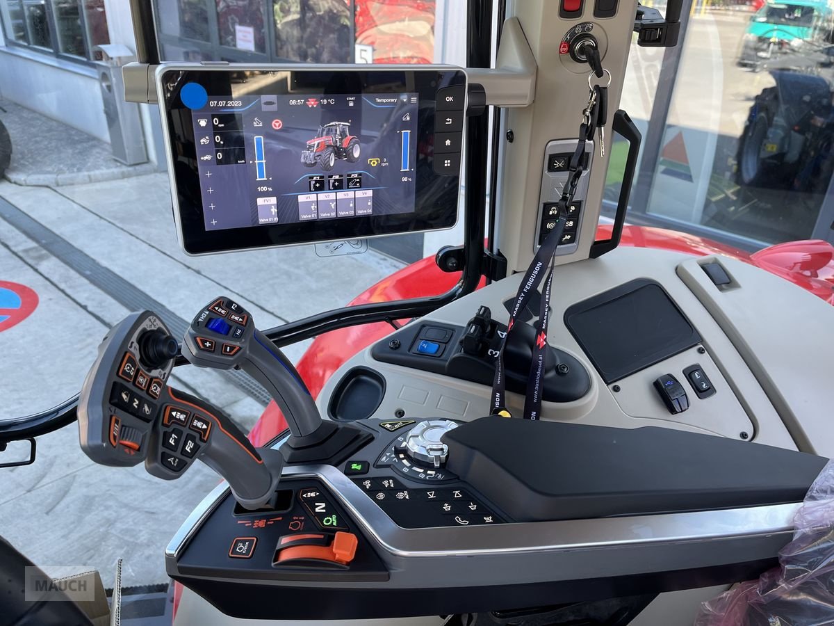 Traktor des Typs Massey Ferguson MF 7S.210 Dyna-VT Exclusive, Neumaschine in Burgkirchen (Bild 11)