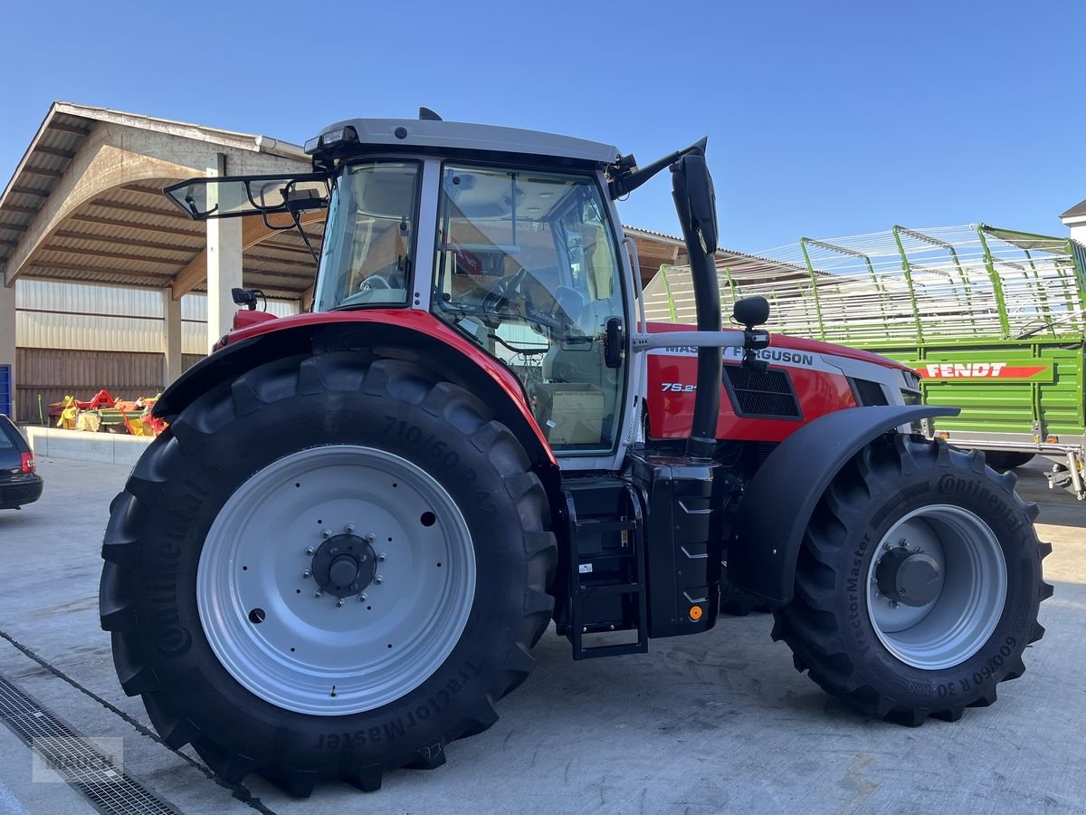 Traktor des Typs Massey Ferguson MF 7S.210 Dyna-VT Exclusive, Neumaschine in Burgkirchen (Bild 5)