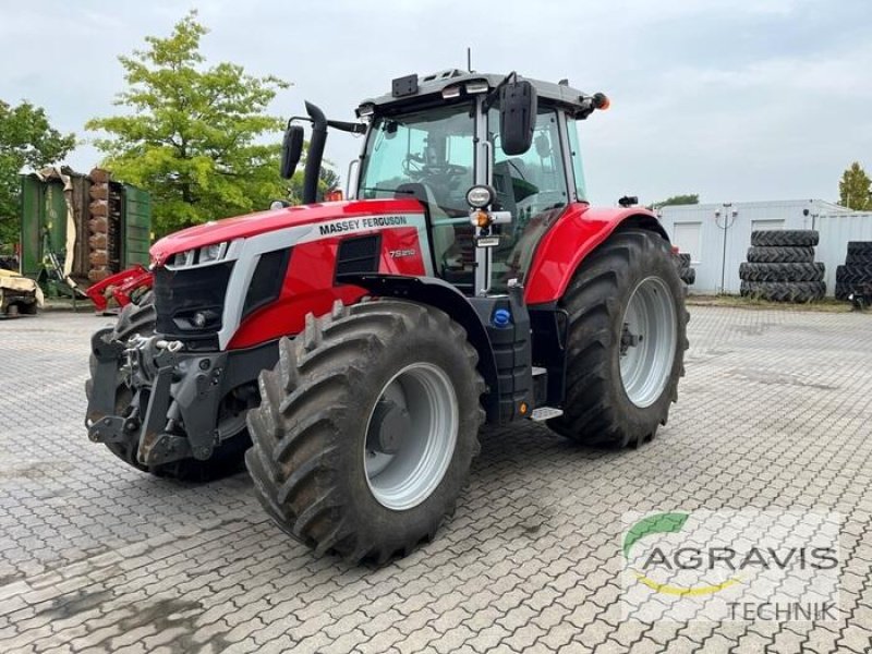 Traktor van het type Massey Ferguson MF 7S.210 DYNA-VT, Gebrauchtmaschine in Calbe / Saale (Foto 1)