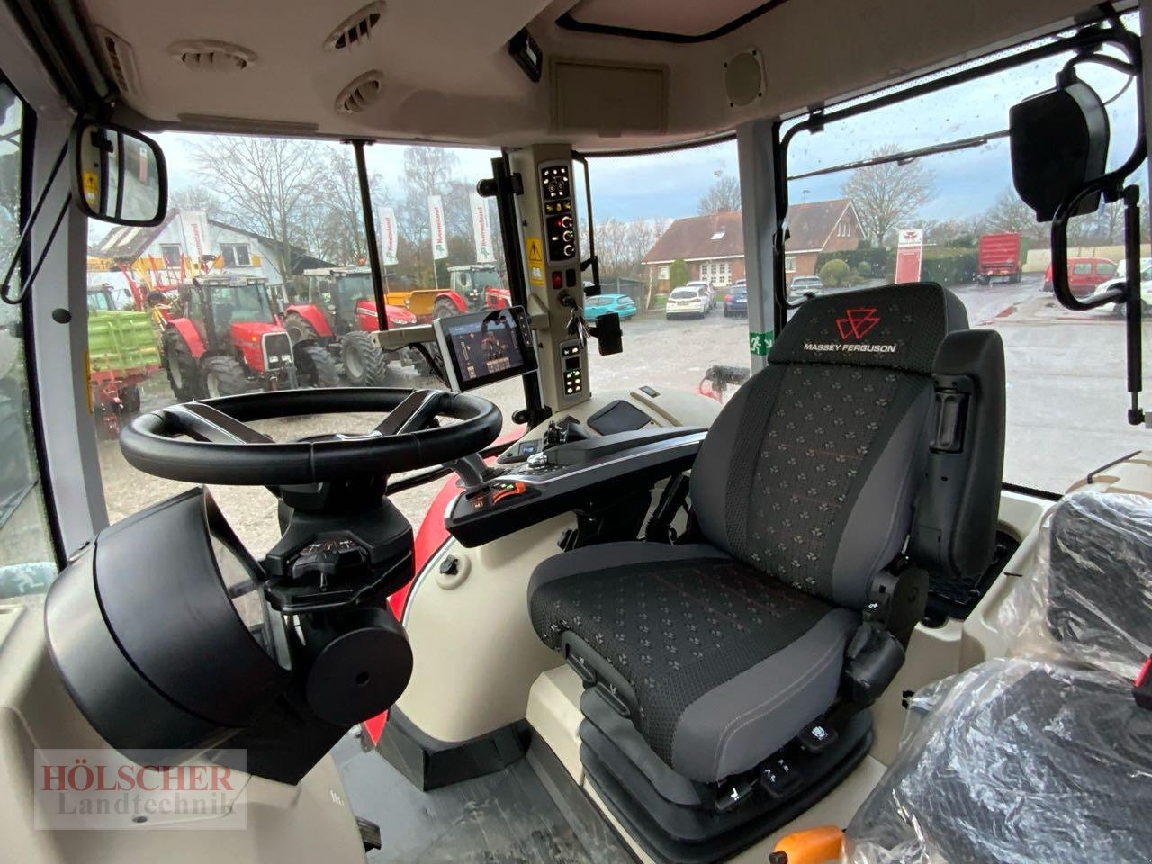 Traktor van het type Massey Ferguson MF 7S.210 DynaVT Exclusive, Neumaschine in Warendorf (Foto 4)