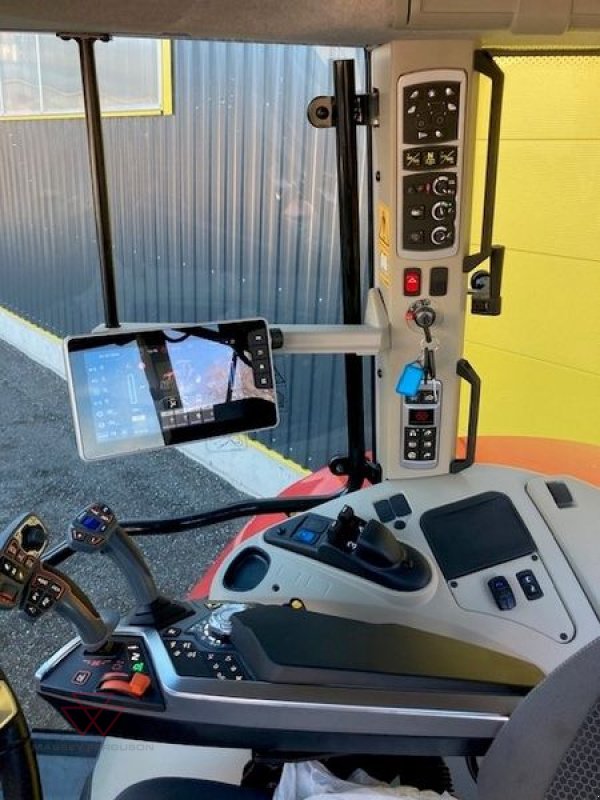 Traktor des Typs Massey Ferguson MF 7S.210, Vorführmaschine in Schwechat (Bild 4)