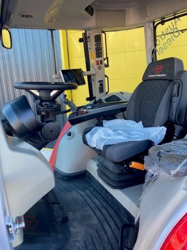 Traktor des Typs Massey Ferguson MF 7S.210, Vorführmaschine in Schwechat (Bild 11)