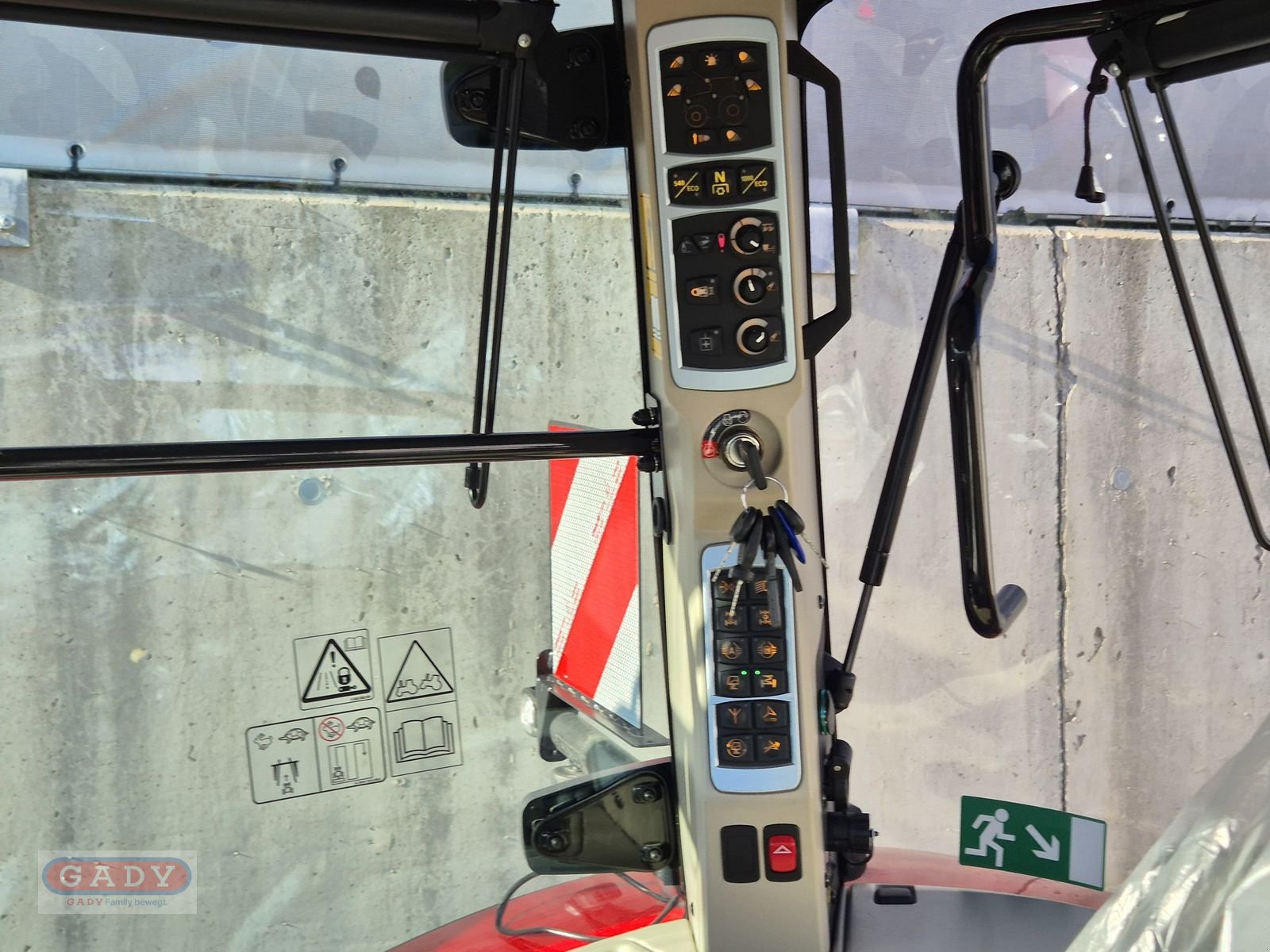 Traktor des Typs Massey Ferguson MF 8730 Dyna-VT Exclusive, Neumaschine in Lebring (Bild 9)