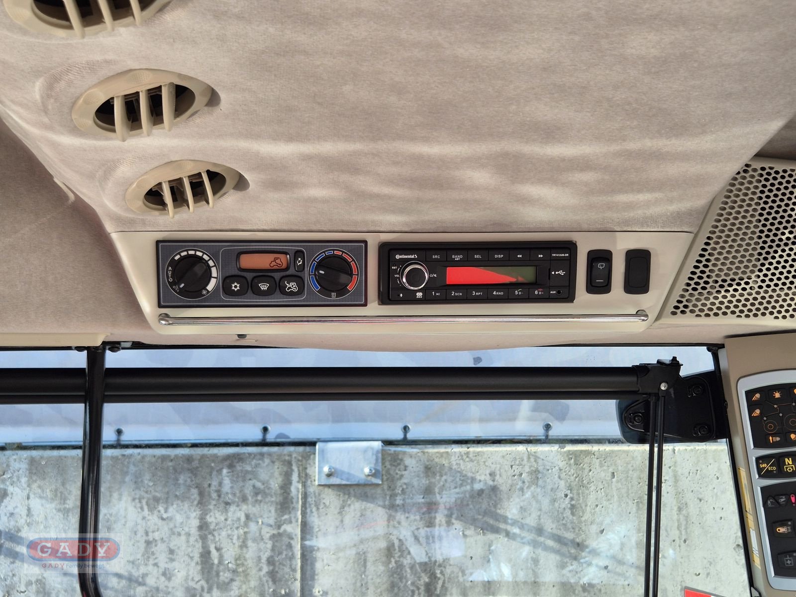 Traktor des Typs Massey Ferguson MF 8730 Dyna-VT Exclusive, Neumaschine in Lebring (Bild 10)