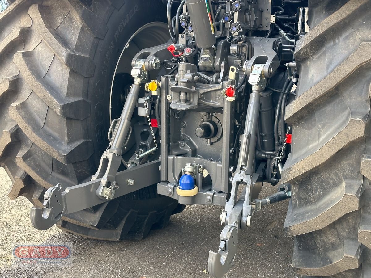 Traktor of the type Massey Ferguson MF 8735 S Exclusive (Stage V), Neumaschine in Lebring (Picture 13)