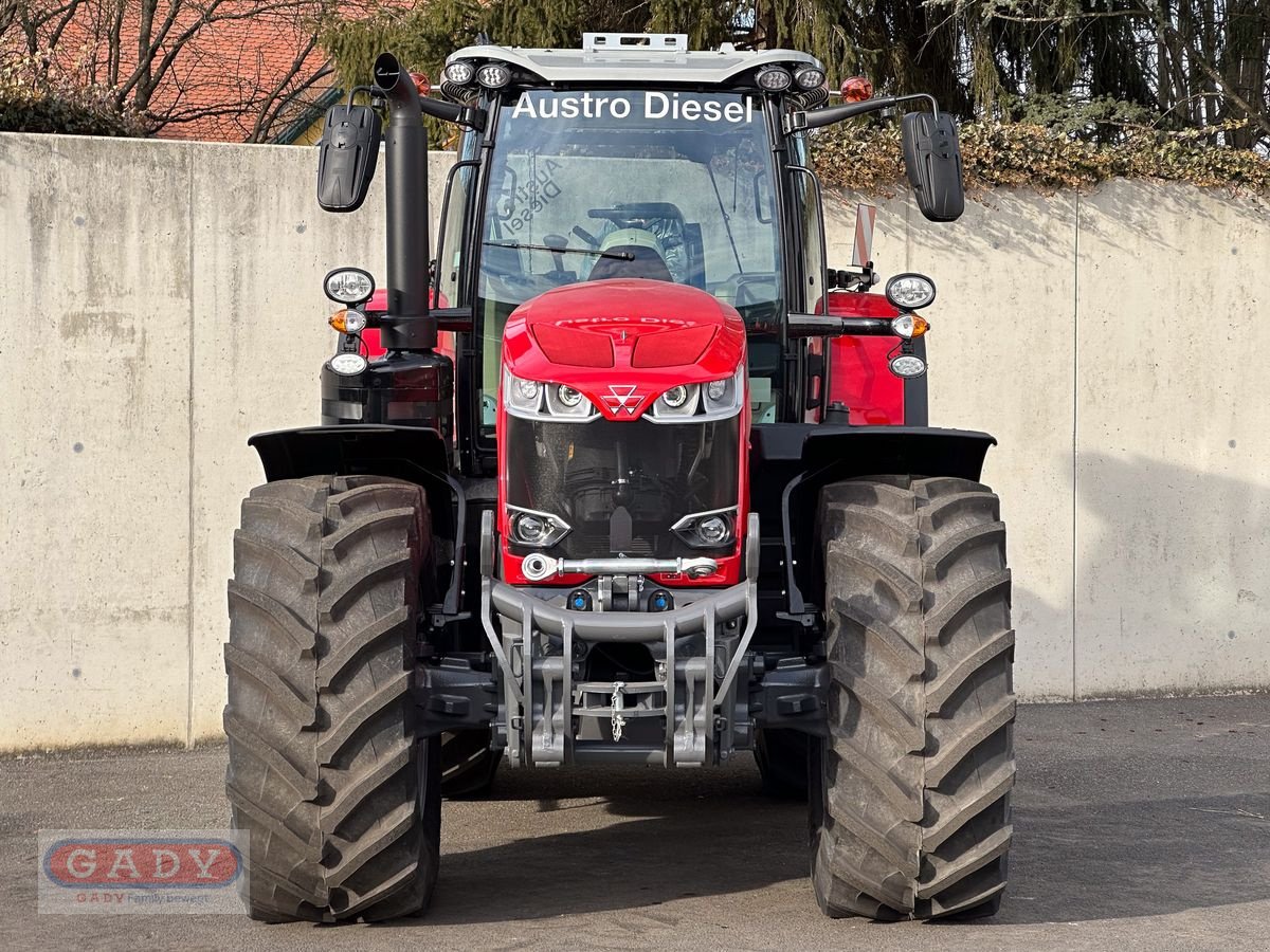 Traktor of the type Massey Ferguson MF 8735 S Exclusive (Stage V), Neumaschine in Lebring (Picture 3)