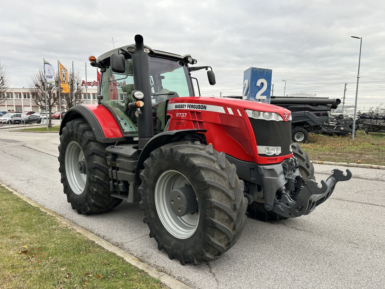 Traktor des Typs Massey Ferguson MF 8737, Gebrauchtmaschine in Schwechat (Bild 11)