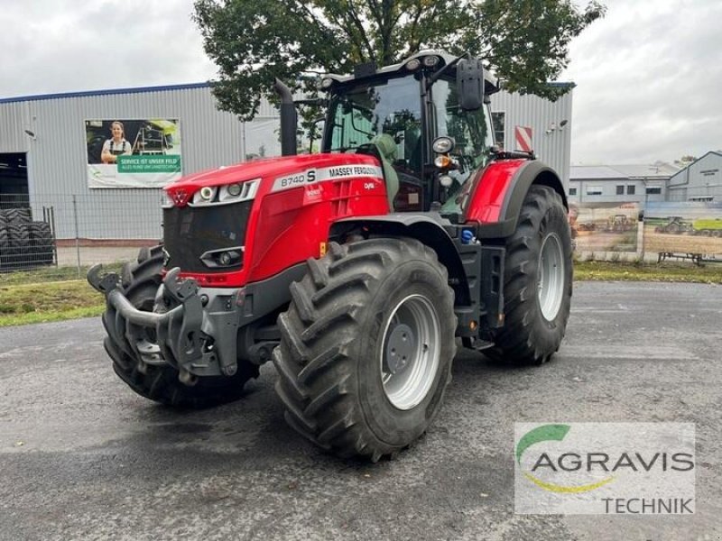 Traktor типа Massey Ferguson MF 8740 S DYNA VT EXCLUSIVE, Gebrauchtmaschine в Meppen (Фотография 1)