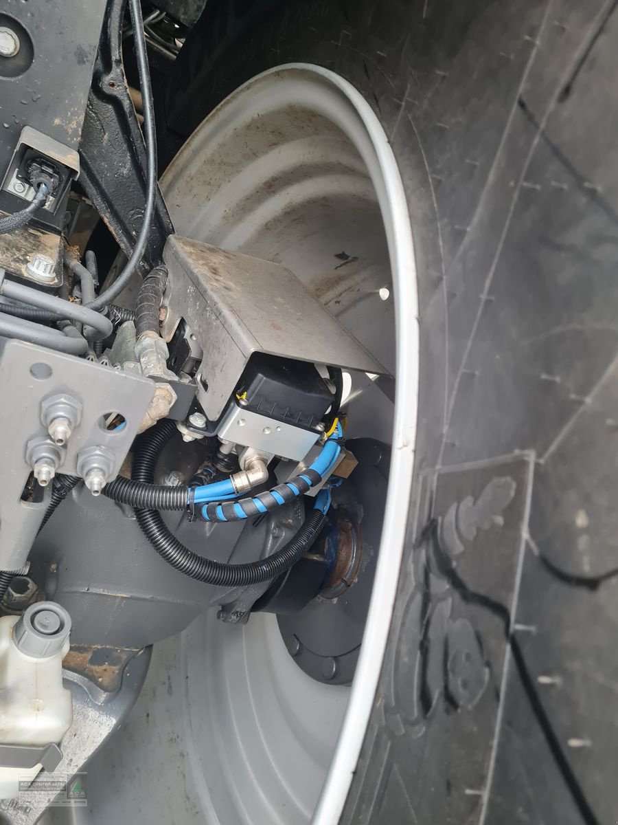 Traktor типа Massey Ferguson MF 8740 S Efficient, Gebrauchtmaschine в Gerasdorf (Фотография 12)