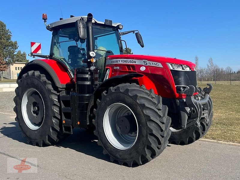 Traktor des Typs Massey Ferguson MF 8740 S "Exclusive Ausstattung", Neumaschine in Oederan (Bild 1)
