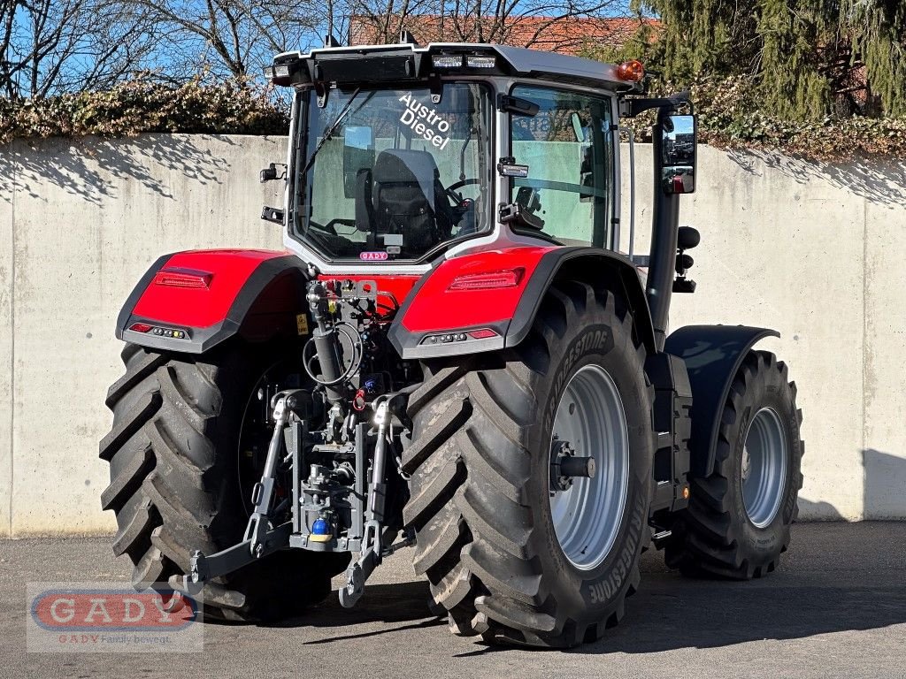 Traktor of the type Massey Ferguson MF 8S.225 Dyna-7, Neumaschine in Lebring (Picture 2)