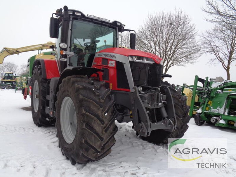 Traktor tipa Massey Ferguson MF 8S.225 DYNA 7, Gebrauchtmaschine u Nartum