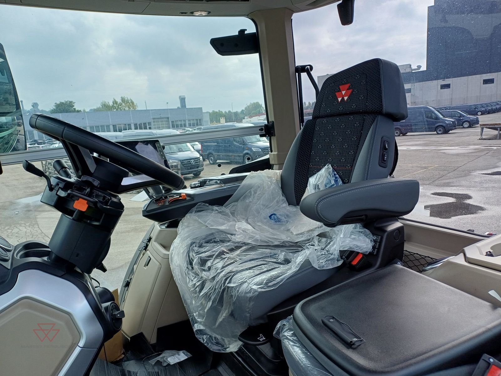 Traktor des Typs Massey Ferguson MF 8S.225, Neumaschine in Schwechat (Bild 6)