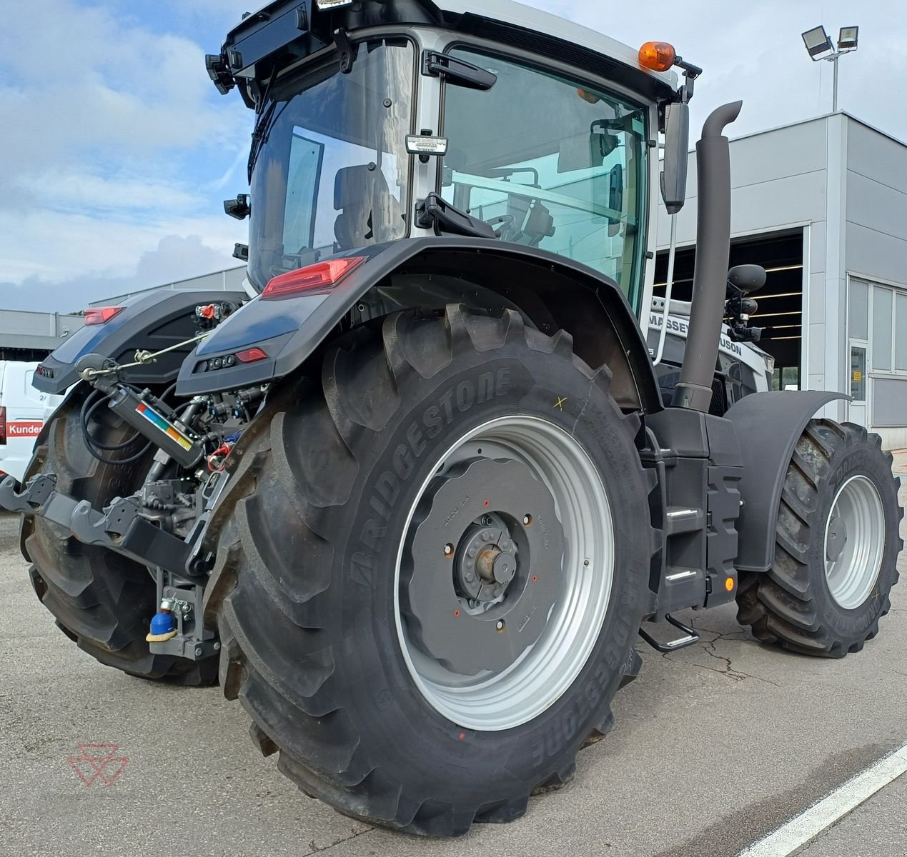 Traktor des Typs Massey Ferguson MF 8S.225, Neumaschine in Schwechat (Bild 4)
