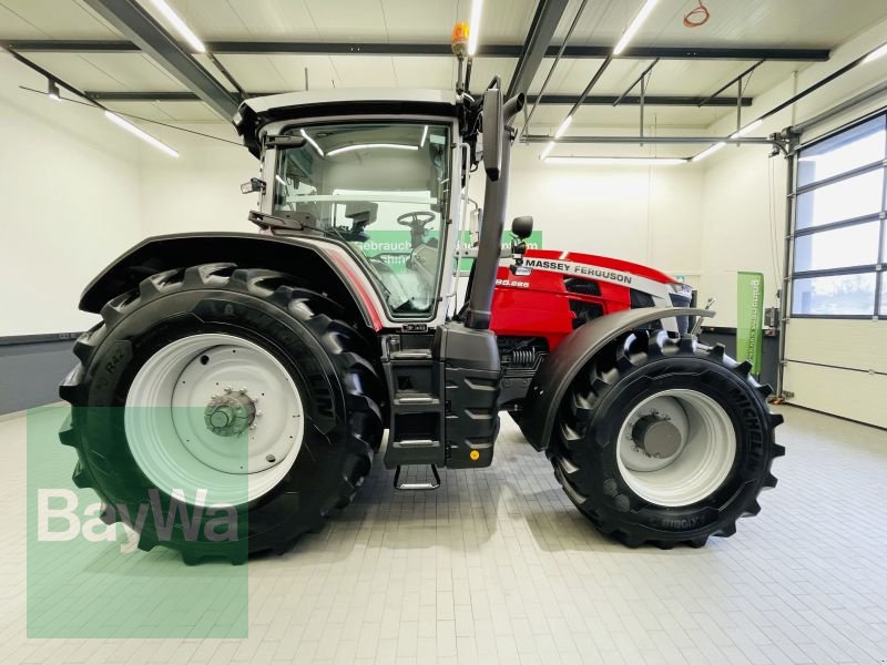 Traktor des Typs Massey Ferguson MF 8S.265 DYNA-VT EXCLUSIVE, Gebrauchtmaschine in Manching (Bild 4)