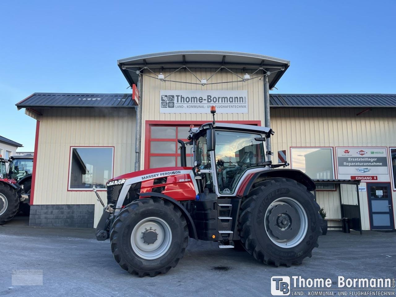 Traktor typu Massey Ferguson MF 8S.305 Dyna-VT Exclusive, Mietmaschine v Prüm (Obrázek 1)