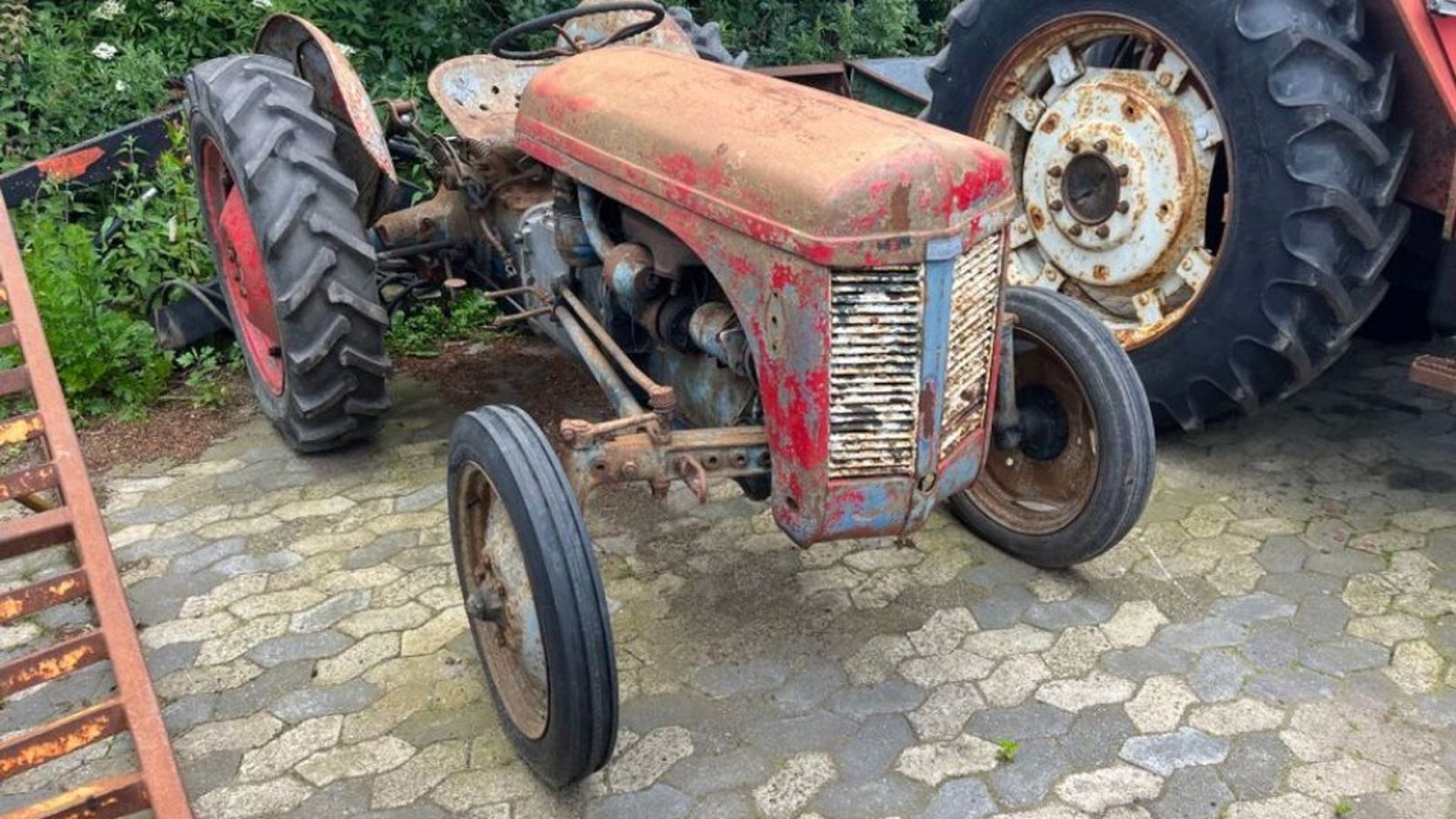 Traktor del tipo Massey Ferguson Oldtimer, Gebrauchtmaschine In Rødovre (Immagine 3)
