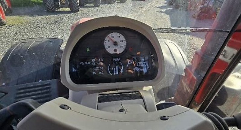 Traktor del tipo Massey Ferguson S8735, Gebrauchtmaschine In PEYROLE (Immagine 11)