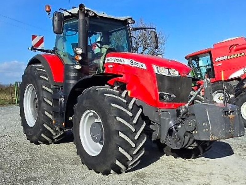Traktor от тип Massey Ferguson S8735, Gebrauchtmaschine в PEYROLE