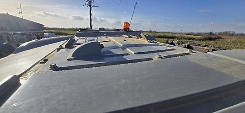 Traktor del tipo Massey Ferguson S8735, Gebrauchtmaschine In PEYROLE (Immagine 12)