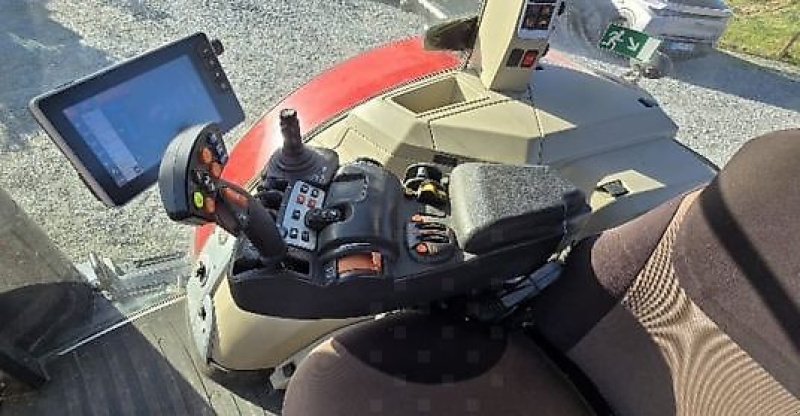 Traktor del tipo Massey Ferguson S8735, Gebrauchtmaschine In PEYROLE (Immagine 10)